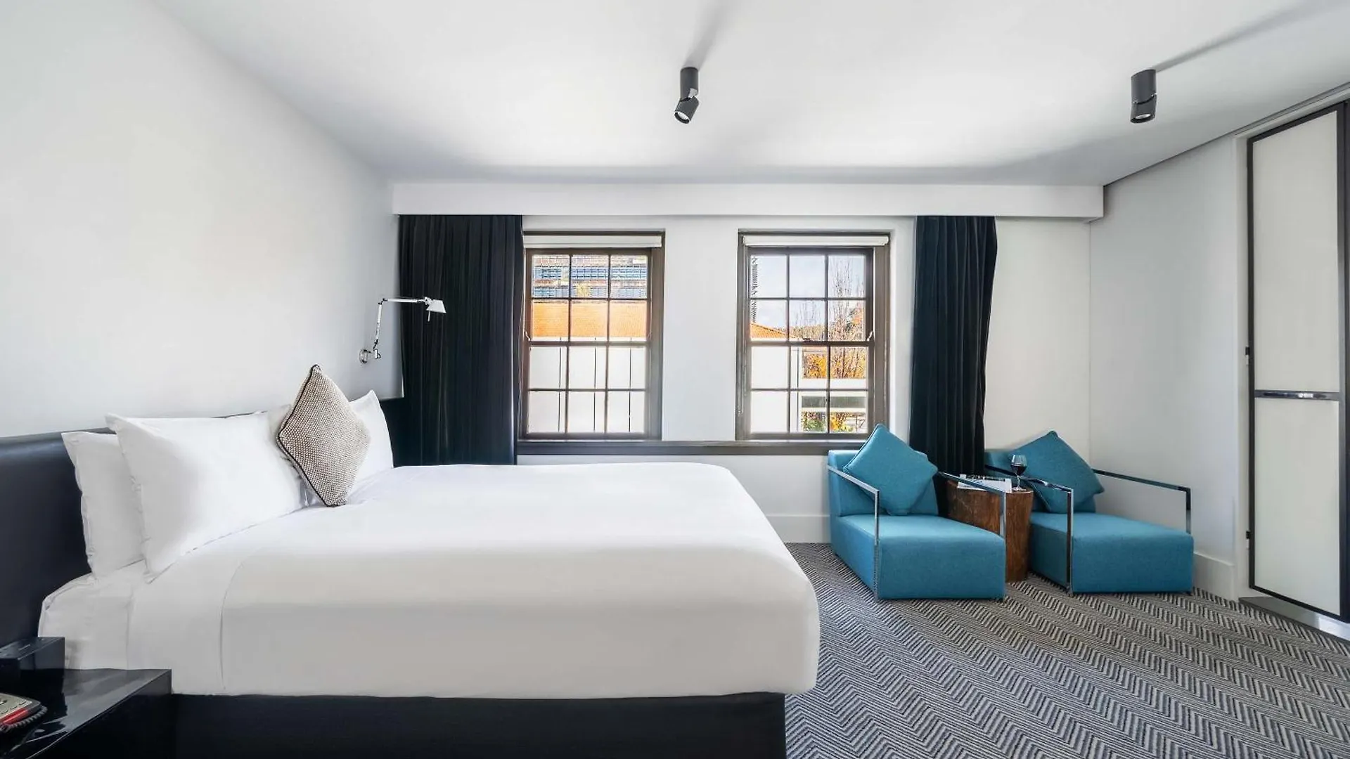 Peppers Gallery Hotel Canberra
