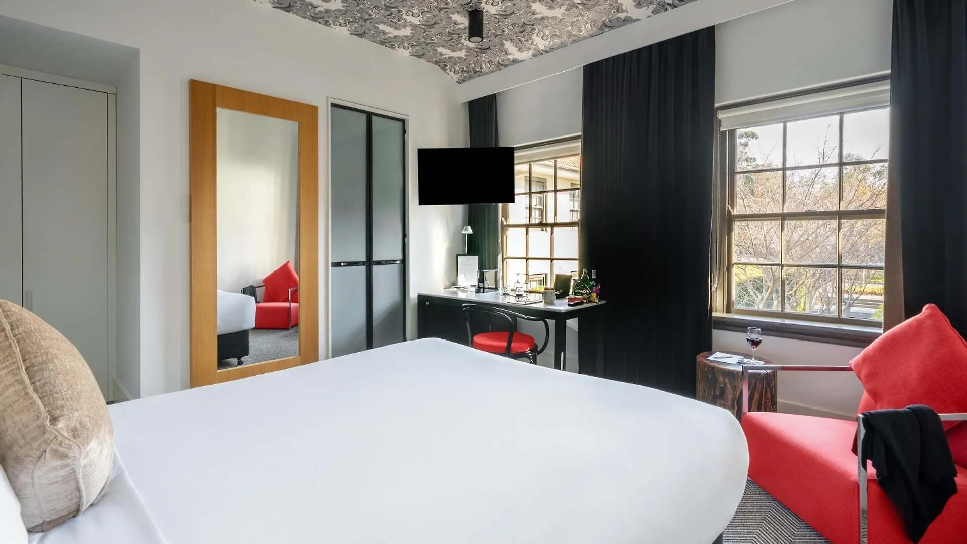 ****  Peppers Gallery Hotel Canberra Australia