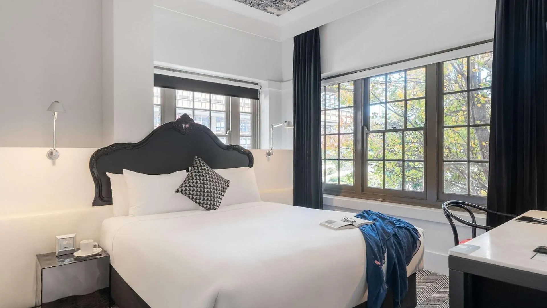 Peppers Gallery Hotel Canberra