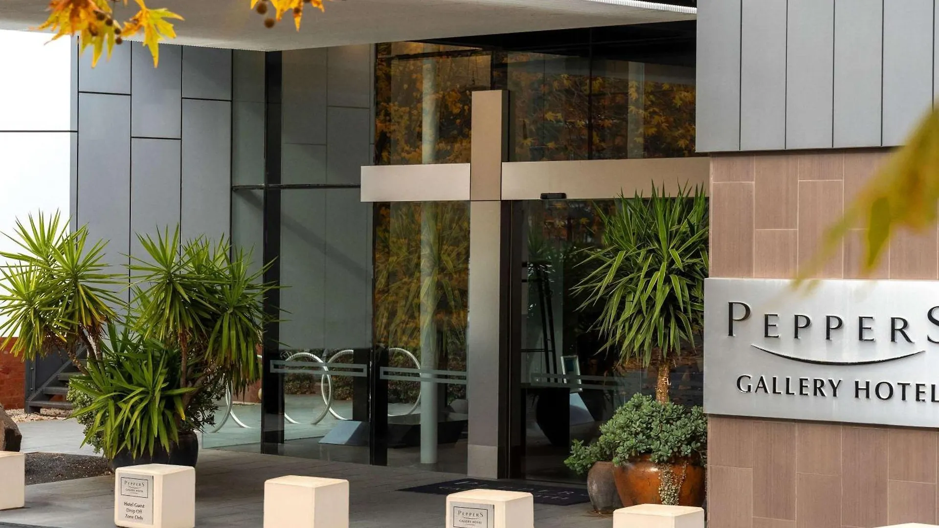 Peppers Gallery Hotel Canberra Australia