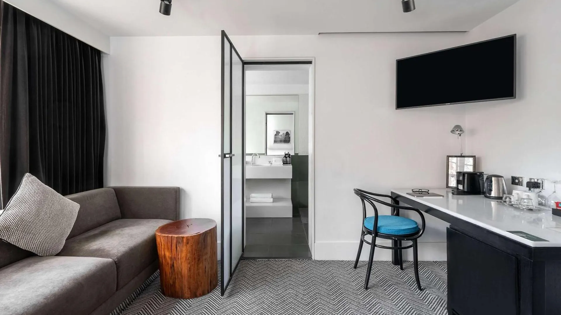 Peppers Gallery Hotel Canberra