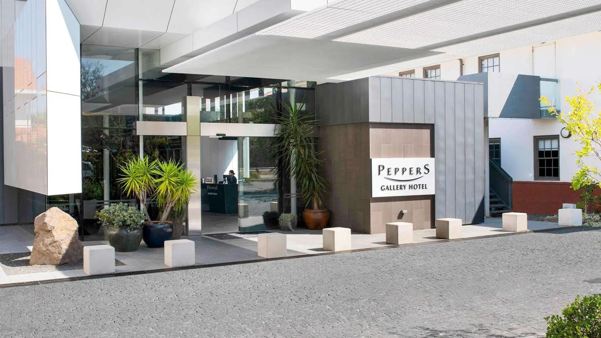 Peppers Gallery Hotel Canberra