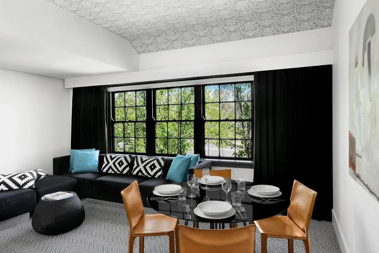 Peppers Gallery Hotel Canberra