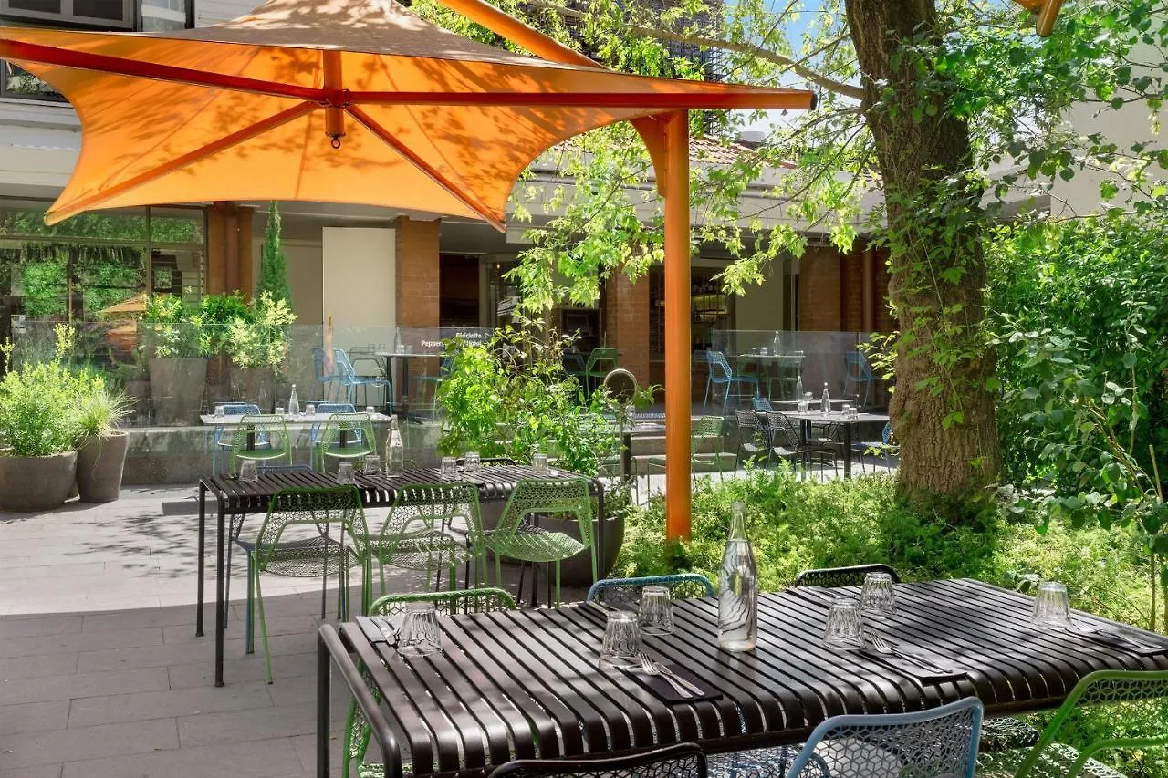 Peppers Gallery Hotel Canberra Australia