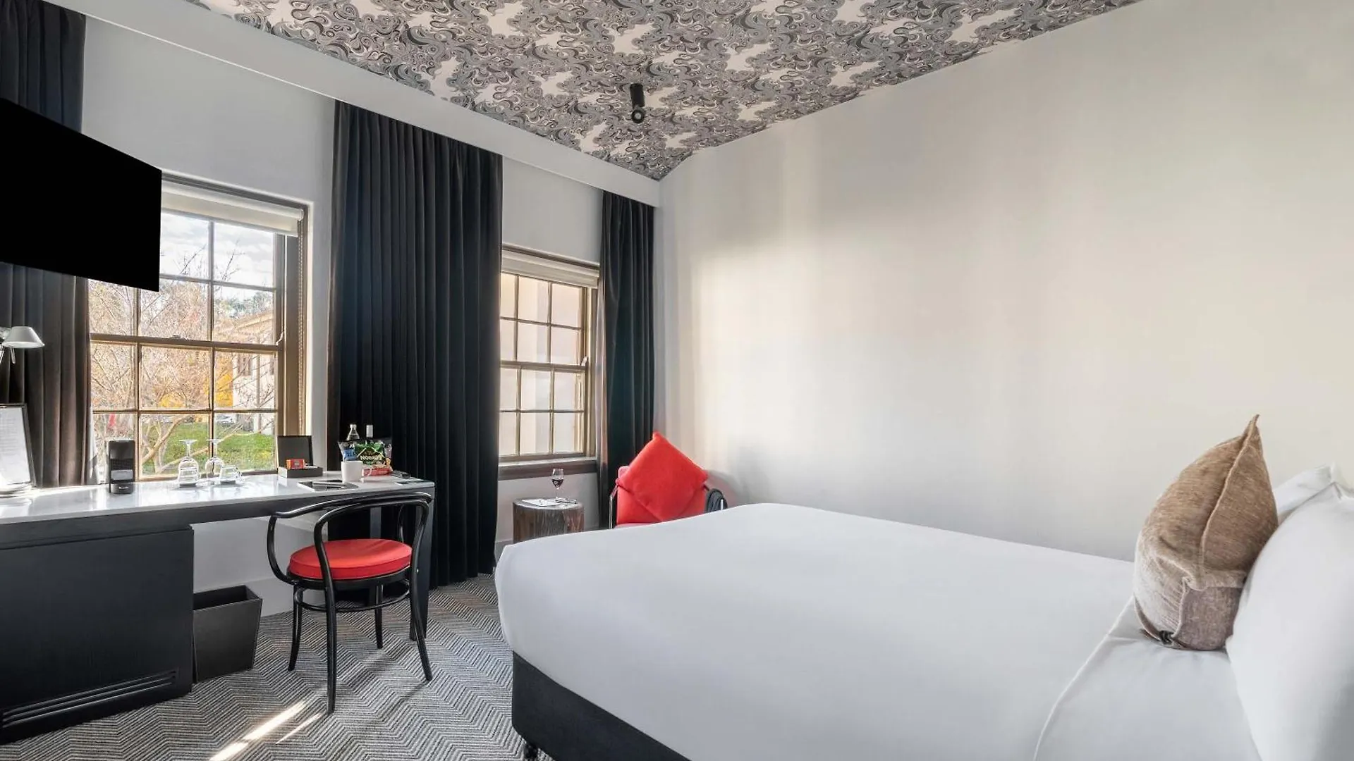 Peppers Gallery Hotel Canberra 4*,