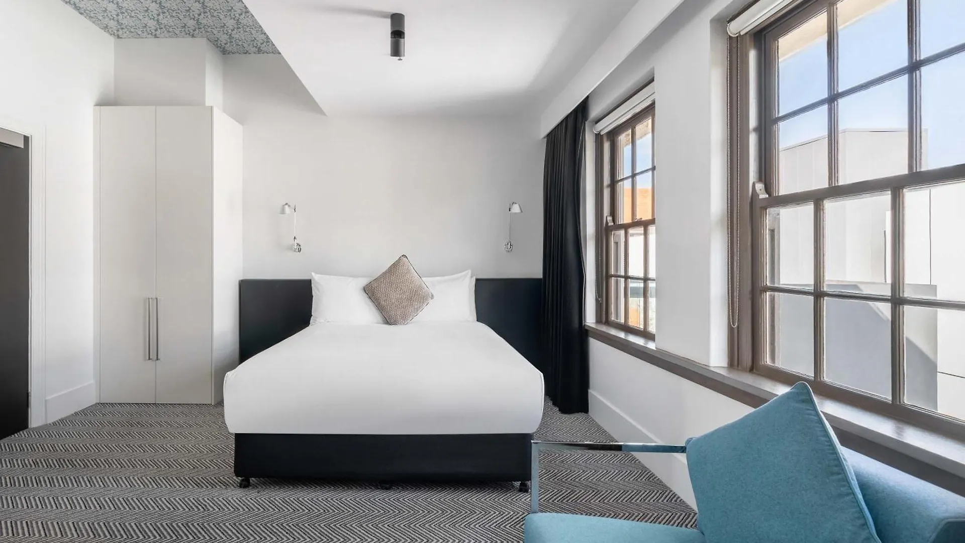 Peppers Gallery Hotel Canberra 4*,  Australia