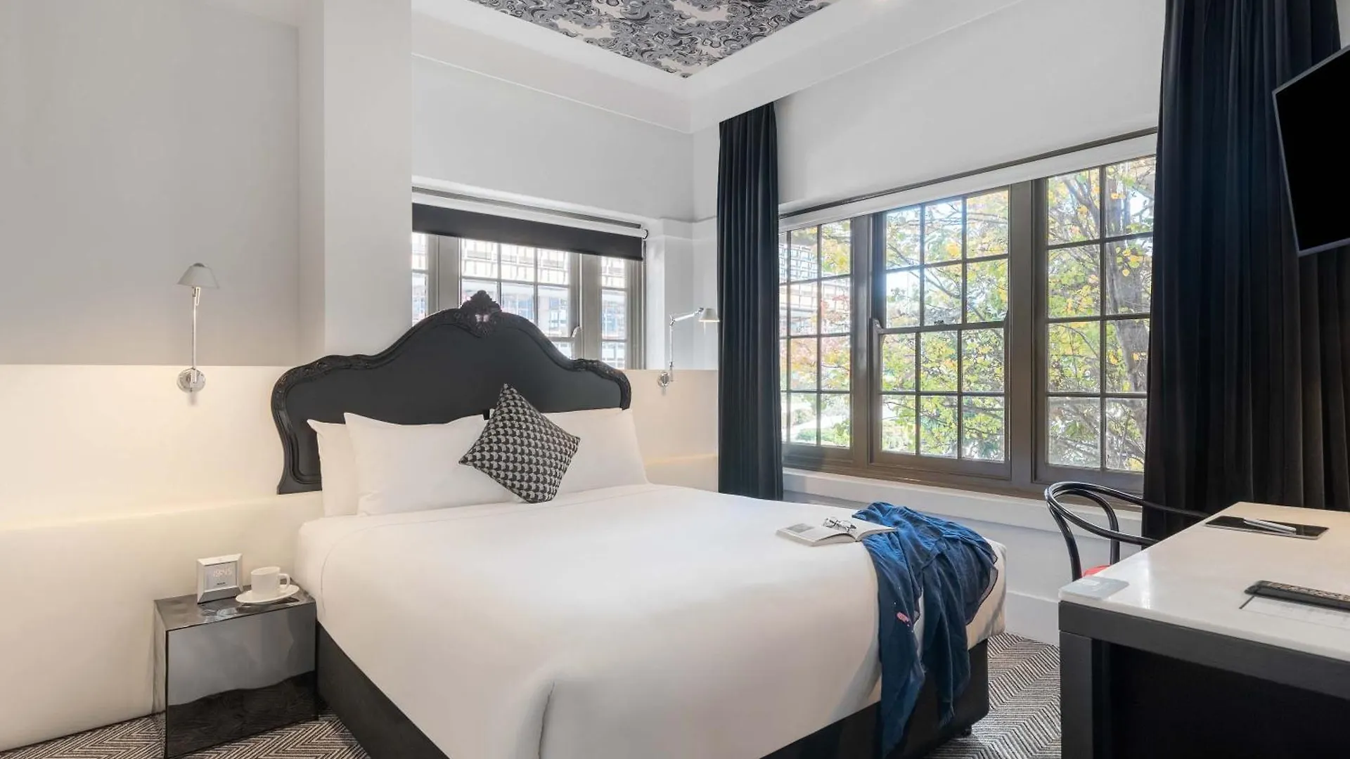 Peppers Gallery Hotel Canberra