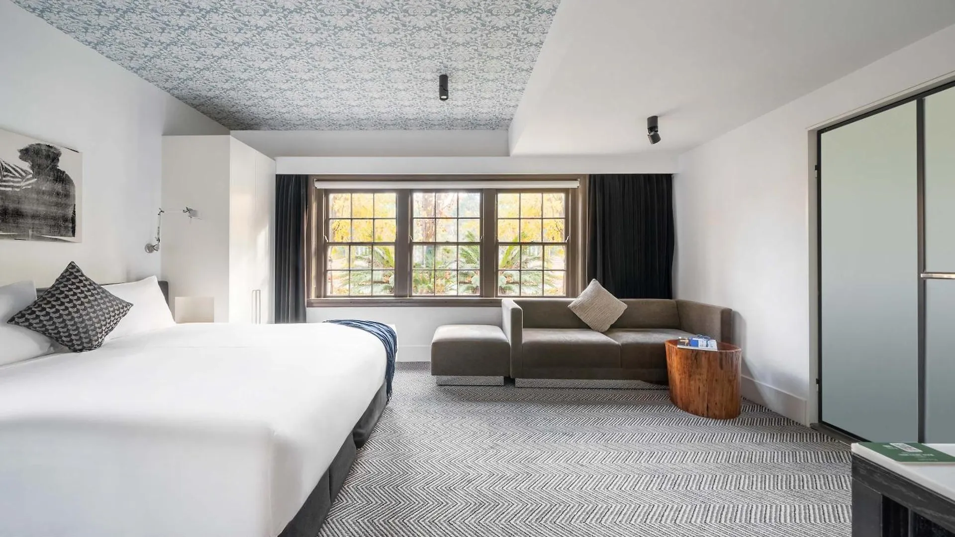 Peppers Gallery Hotel Canberra 4*,  Australia