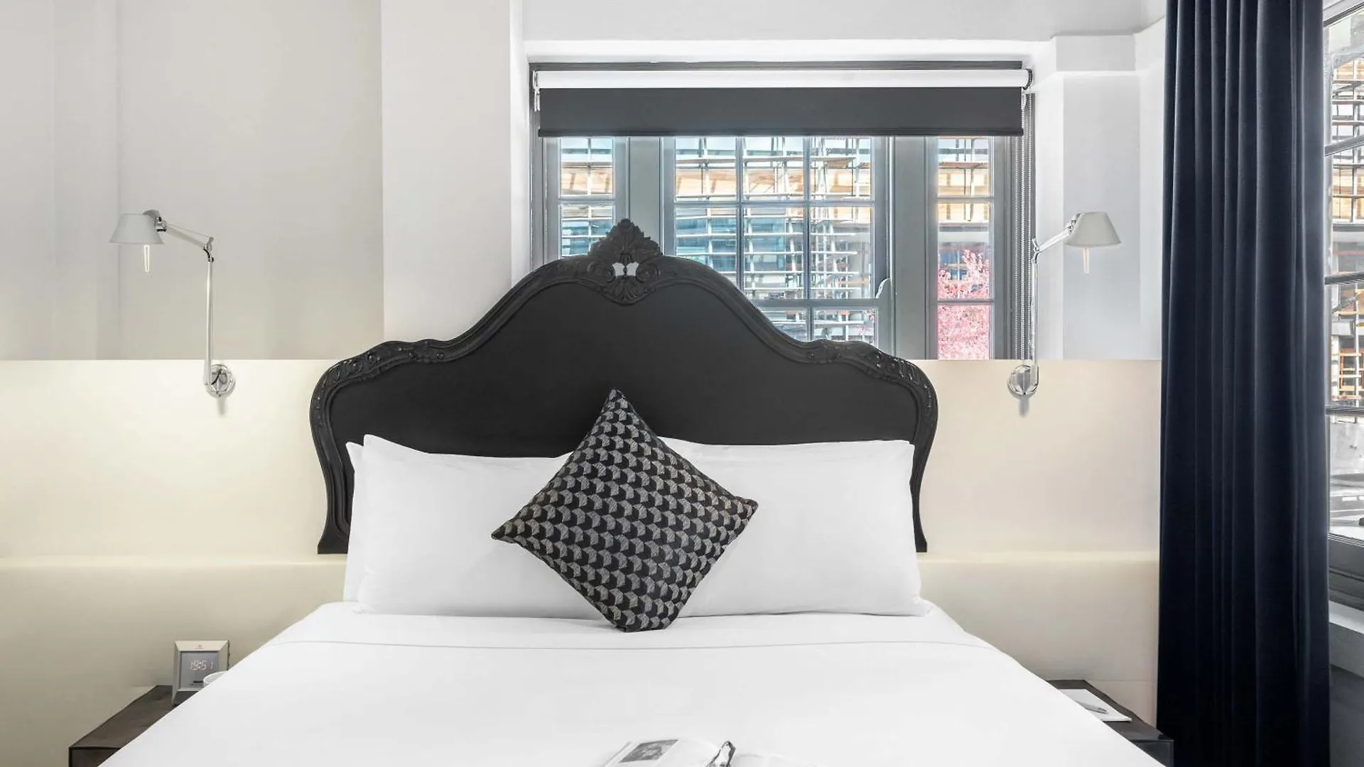 ****  Peppers Gallery Hotel Canberra Australia