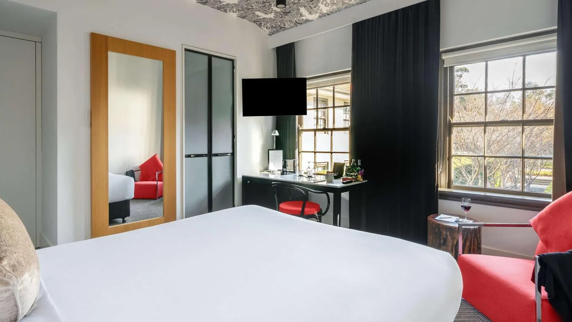 Peppers Gallery Hotel Canberra