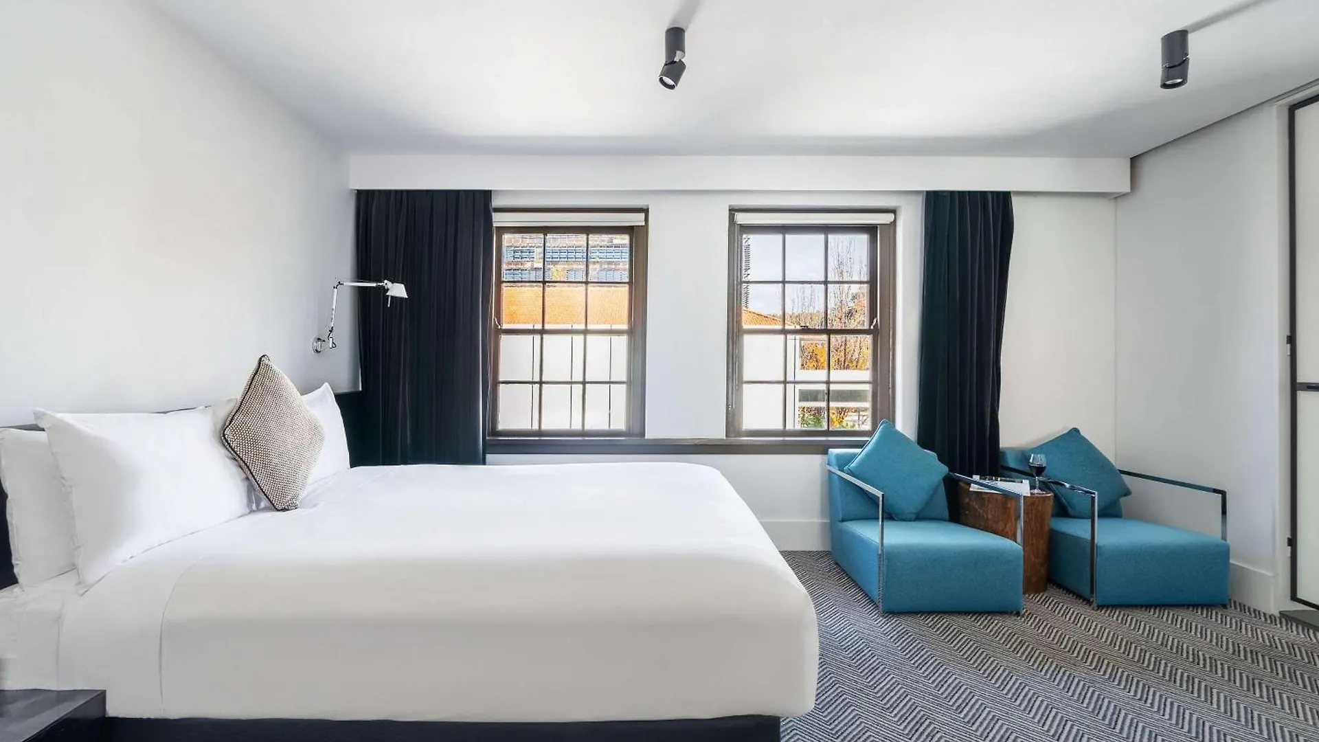Peppers Gallery Hotel Canberra