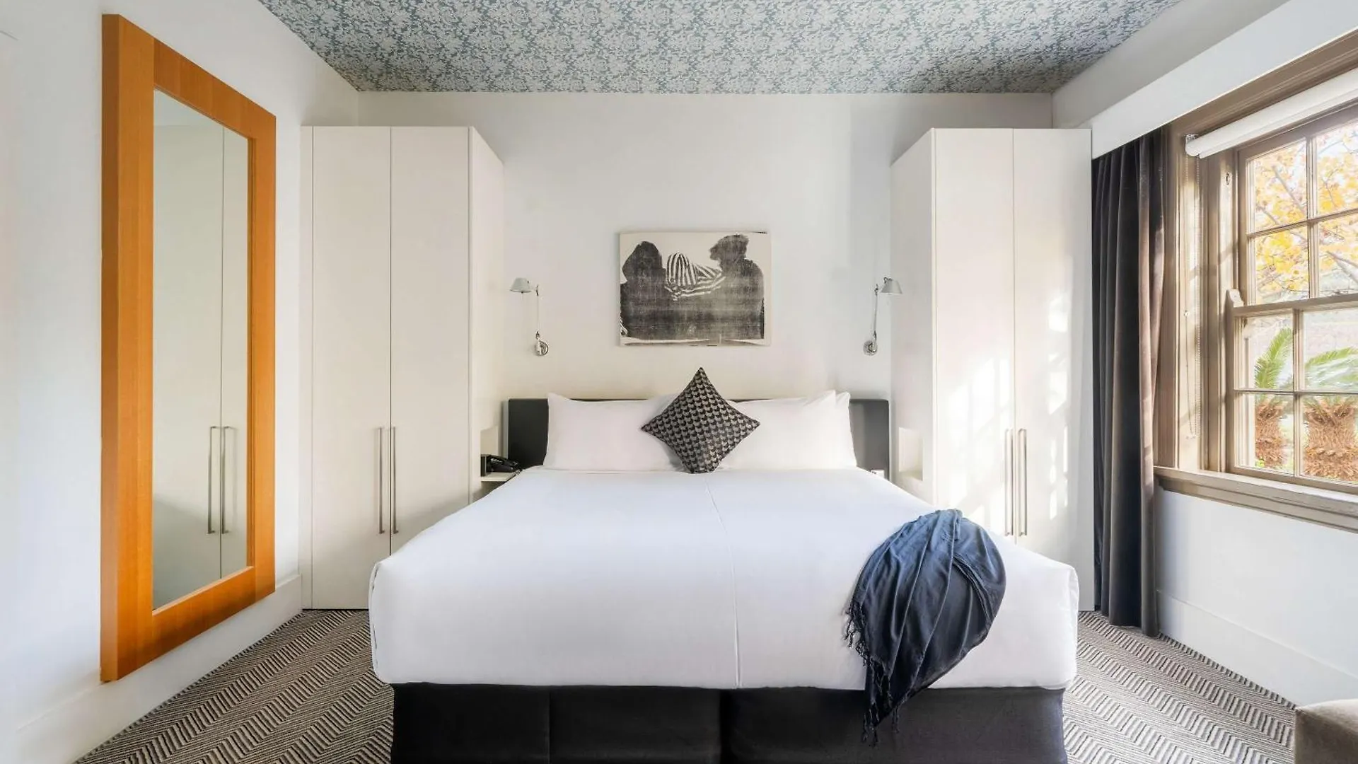 Peppers Gallery Hotel Canberra