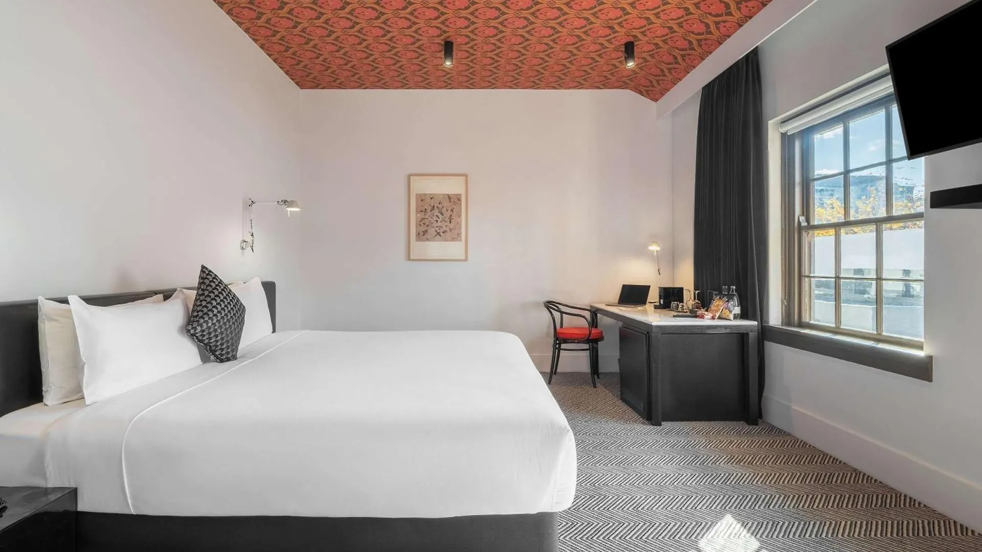 Peppers Gallery Hotel Canberra Australia