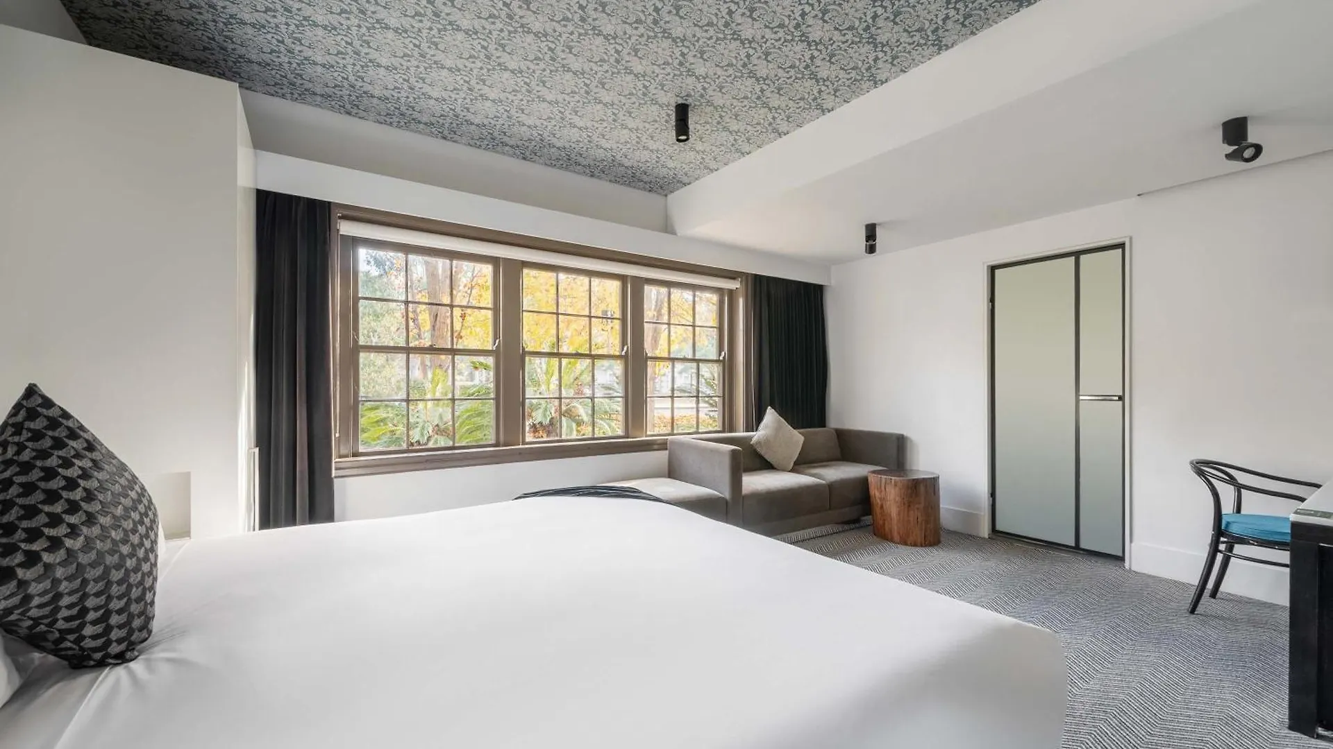 Peppers Gallery Hotel Canberra