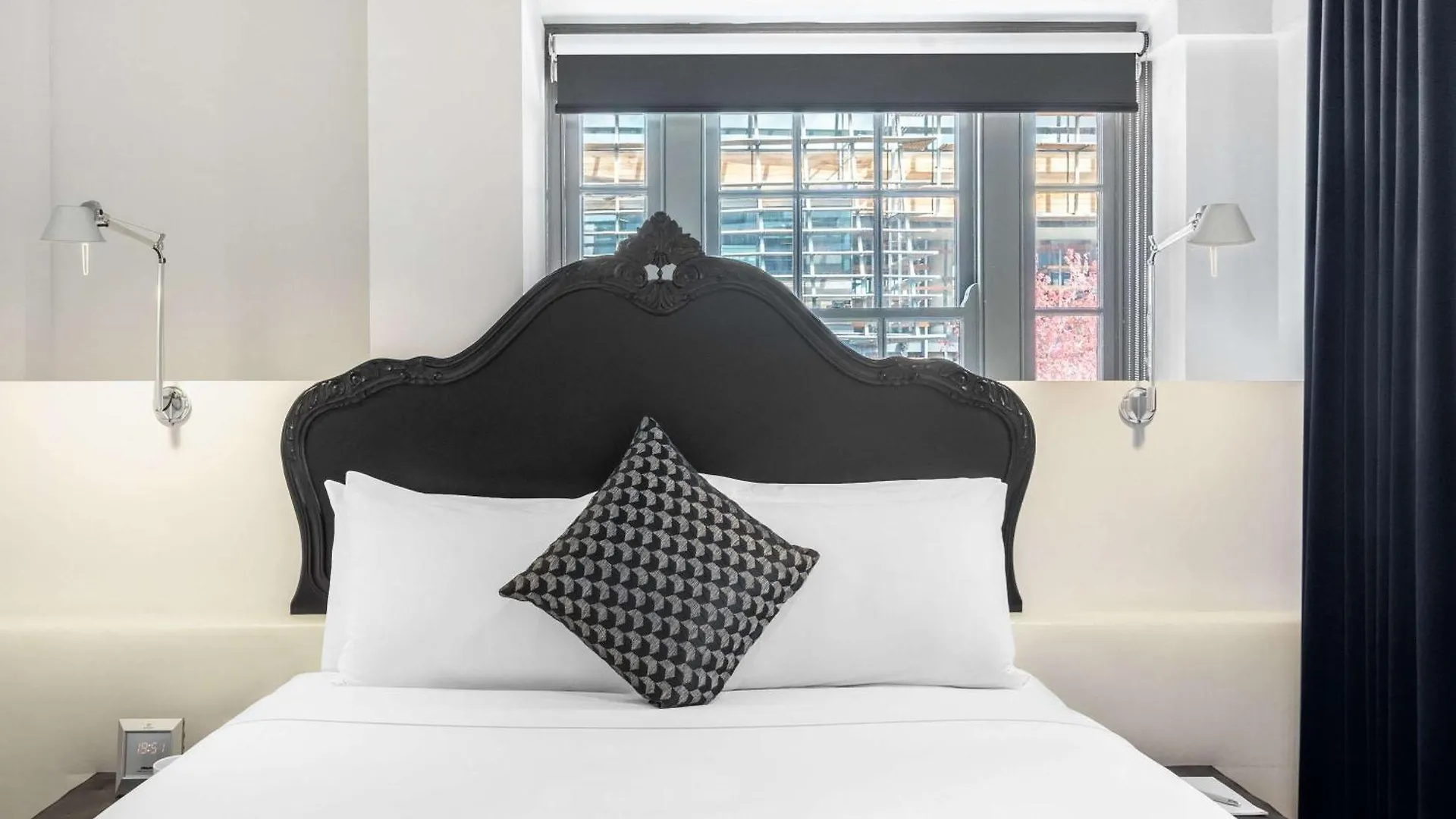 Peppers Gallery Hotel Canberra