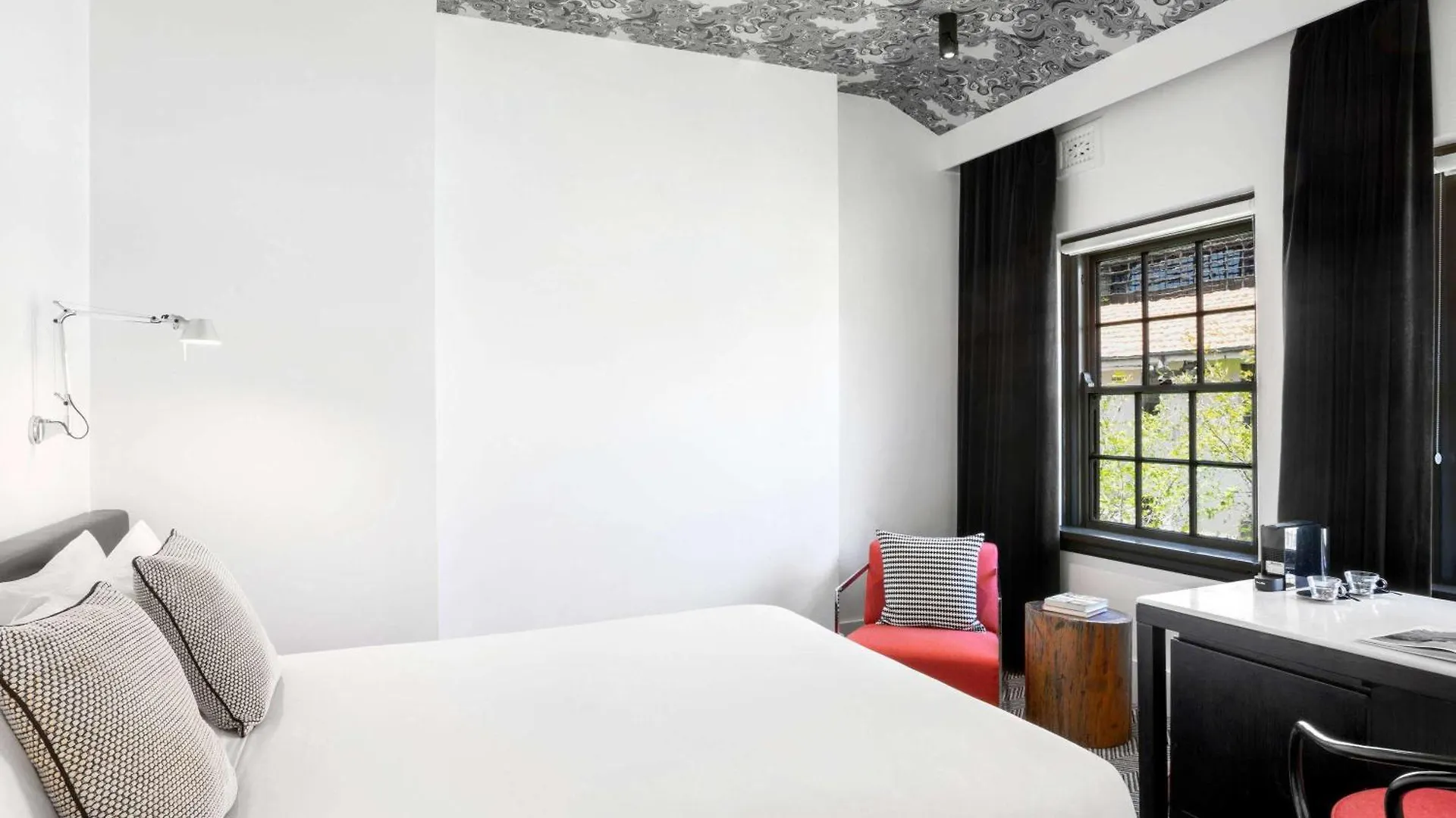 Peppers Gallery Hotel Canberra Australia